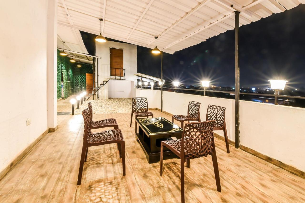 Capital O 19133 Oak Tree Hotel Új-Delhi Kültér fotó