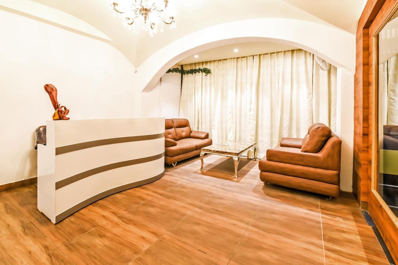 Capital O 19133 Oak Tree Hotel Új-Delhi Kültér fotó